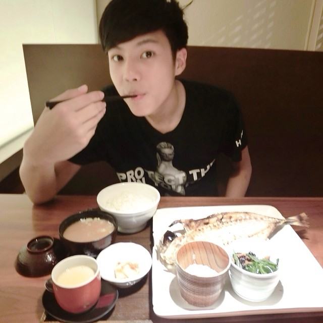 หนุ่มน้อยน่ารัก พร้อม IG 1