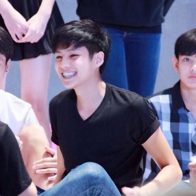 หนุ่มน้อยน่ารัก พร้อม IG 1
