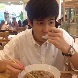 หนุ่มน้อยน่ารัก พร้อม IG 1
