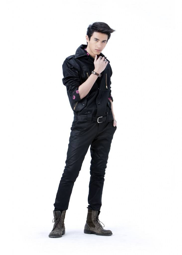 หนุ่มลูกทุ่งร๊อครูปหล่อ เจมส์ ชินกฤช