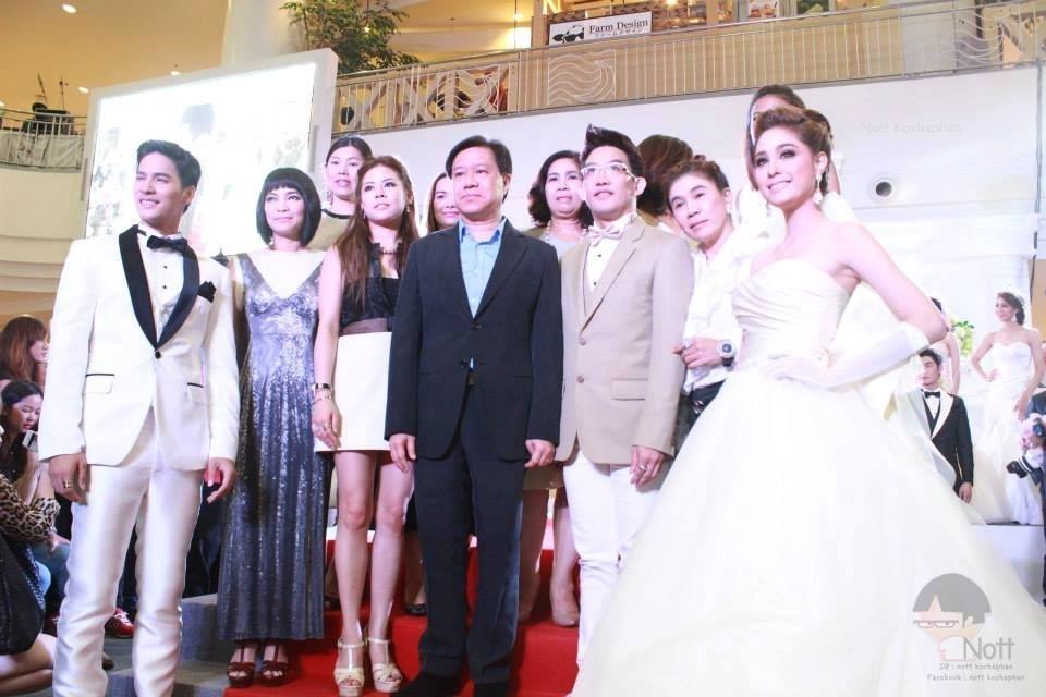 Pic__ขวัญ อุษามณี เดินแบบชุดแต่งงาน FinaleWeddingStudio @The Mall Fabulous Wedding Fair
