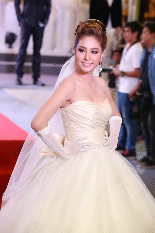 Pic__ขวัญ อุษามณี เดินแบบชุดแต่งงาน FinaleWeddingStudio @The Mall Fabulous Wedding Fair