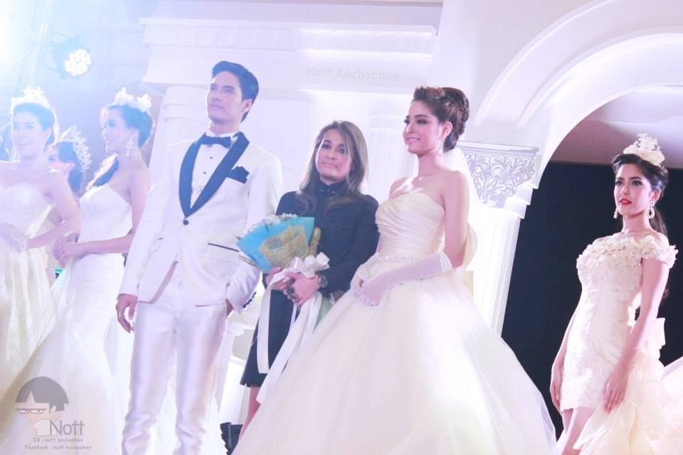 Pic__ขวัญ อุษามณี เดินแบบชุดแต่งงาน FinaleWeddingStudio @The Mall Fabulous Wedding Fair