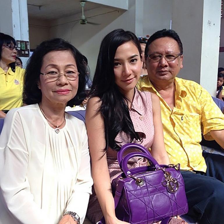 คุณแม่บอกเลย 'อั้ม-แอมป์' ไม่แต่งงานปีนี้