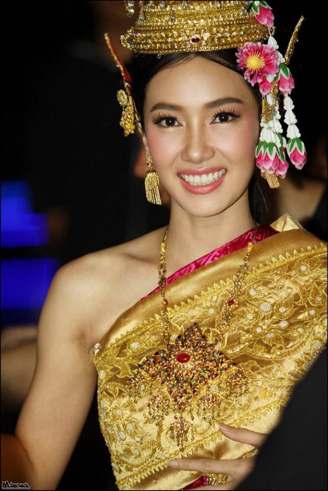 ชุดประจำชาติไทย