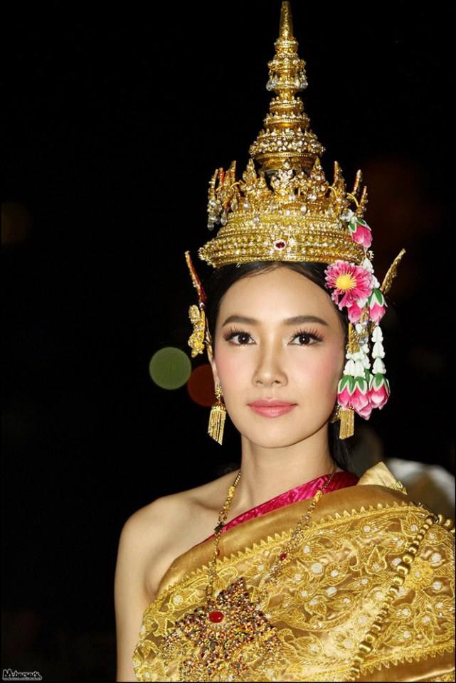 ชุดประจำชาติไทย