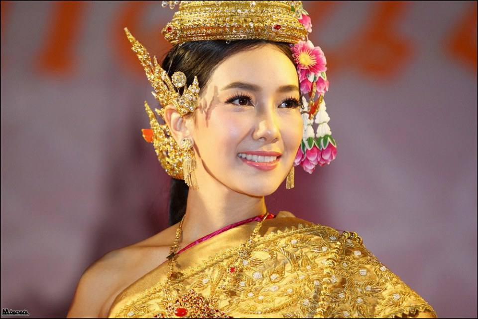 ชุดประจำชาติไทย