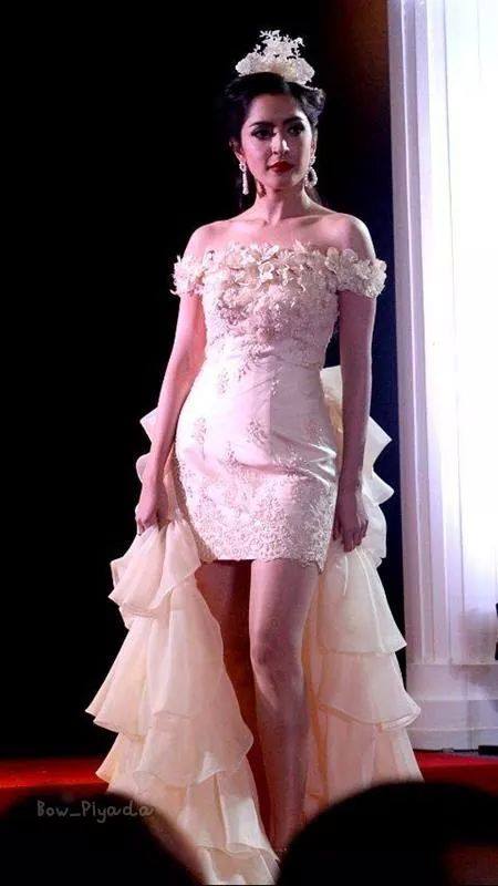 พิ้งกี้ สาวิกา เดินแบบชุดแต่งงาน Finaleweddingmagazine