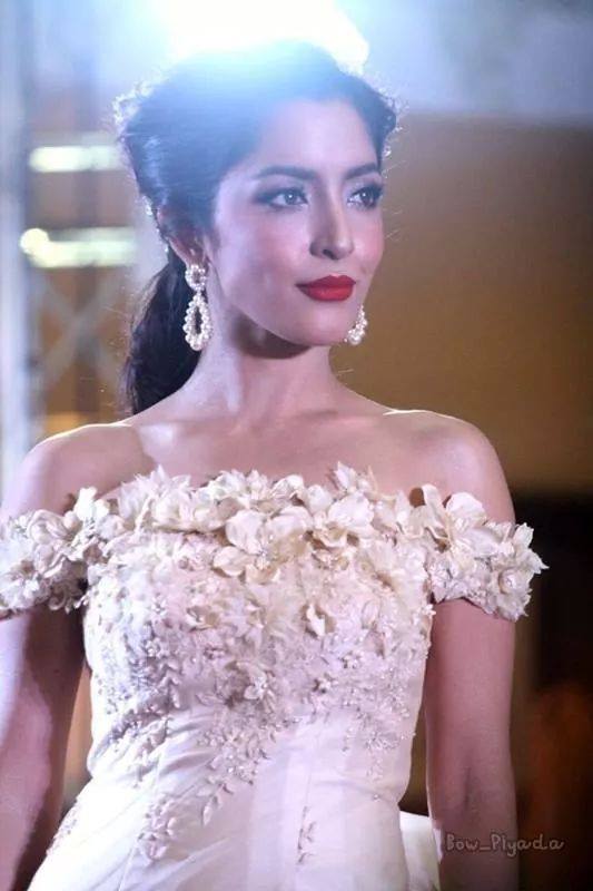 พิ้งกี้ สาวิกา เดินแบบชุดแต่งงาน Finaleweddingmagazine