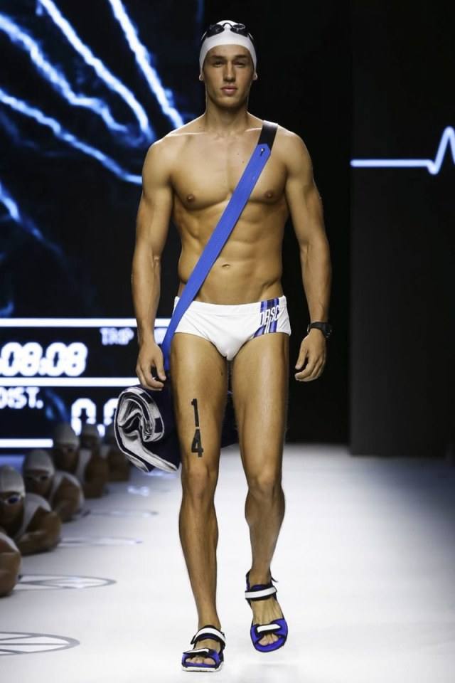 Dirk Bikkembergs SS15 แฟชั่นโชว์