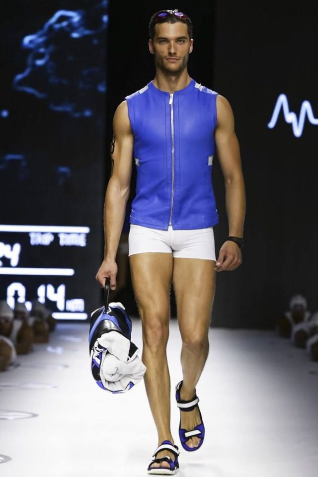 Dirk Bikkembergs SS15 แฟชั่นโชว์