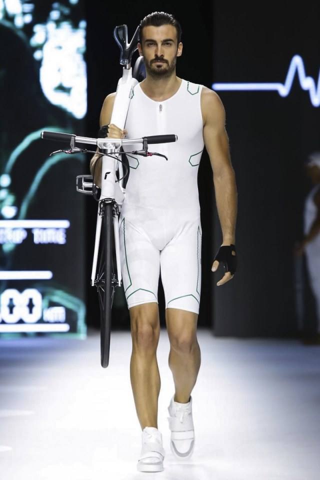 Dirk Bikkembergs SS15 แฟชั่นโชว์