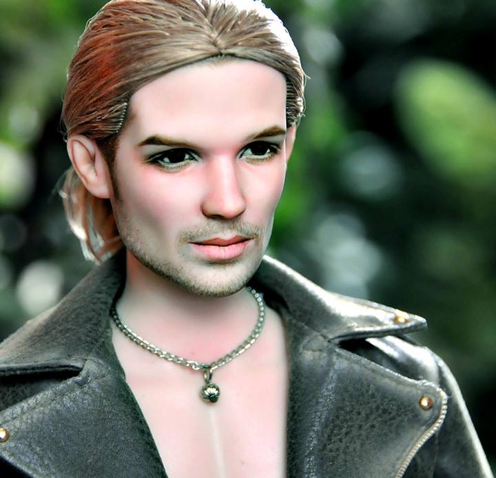 ตุ๊กตาบาร์บี้เอามาแต่งใหม่เหมือนจนน่าขนลุกค่ะ สวย!!!