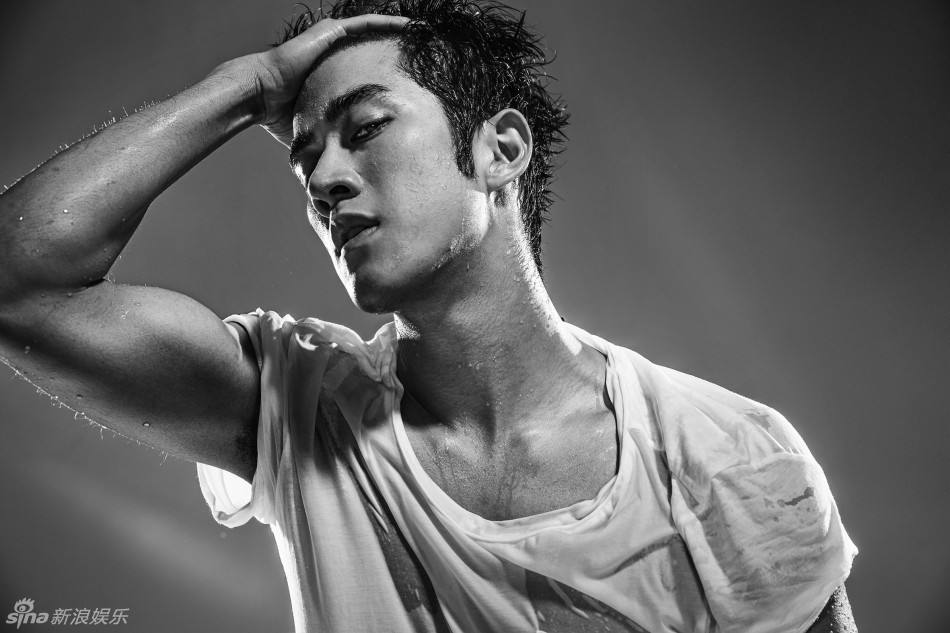 李治廷