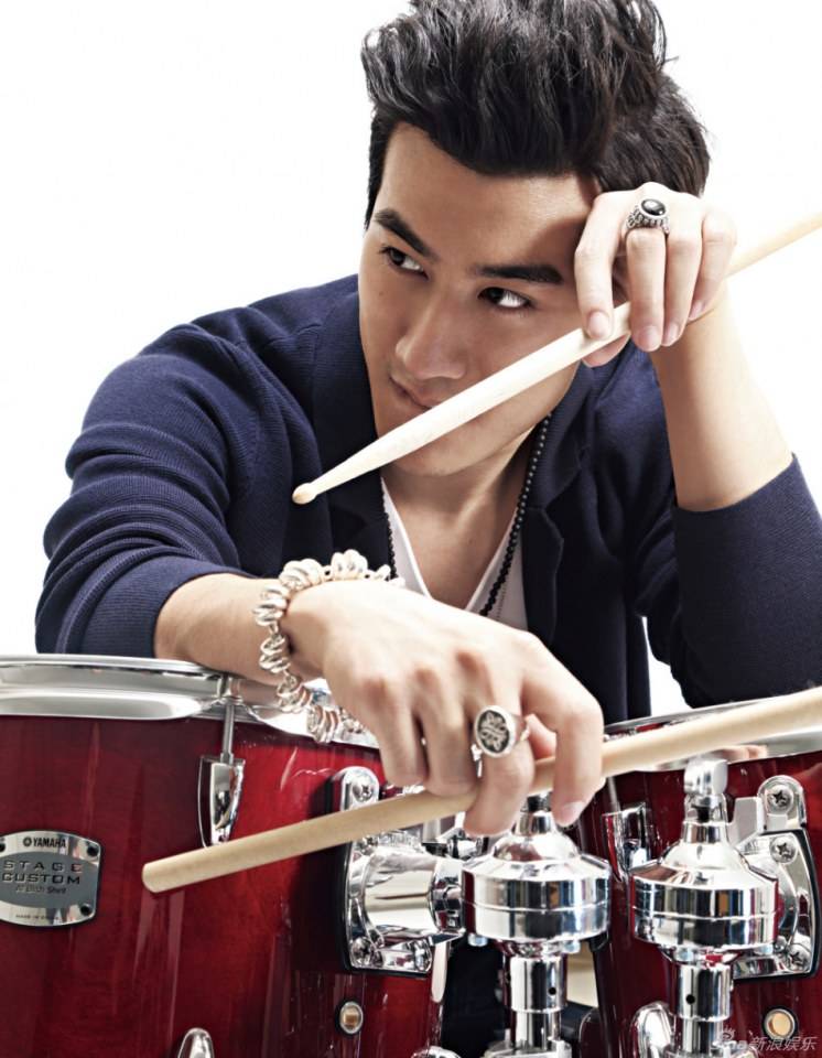 李治廷
