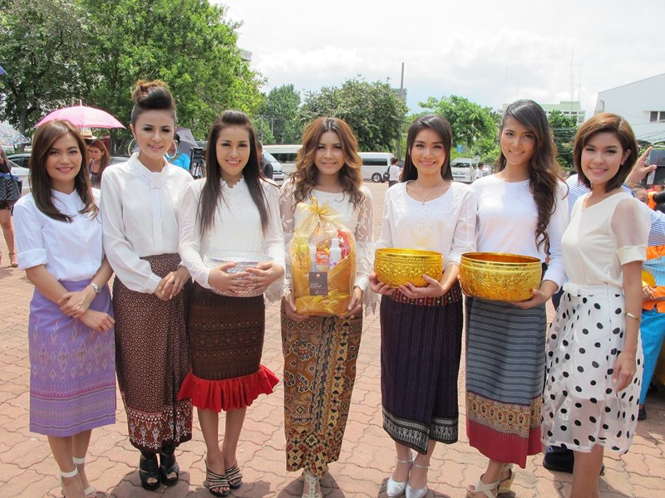 ตามดูสาวๆแกรมมี่ โกลด์ แห่เทียนกัน