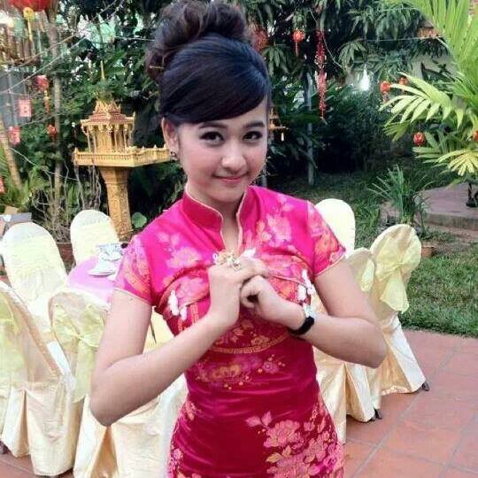 นางสาว เพชร โสลิกา(ดาราเขมร)