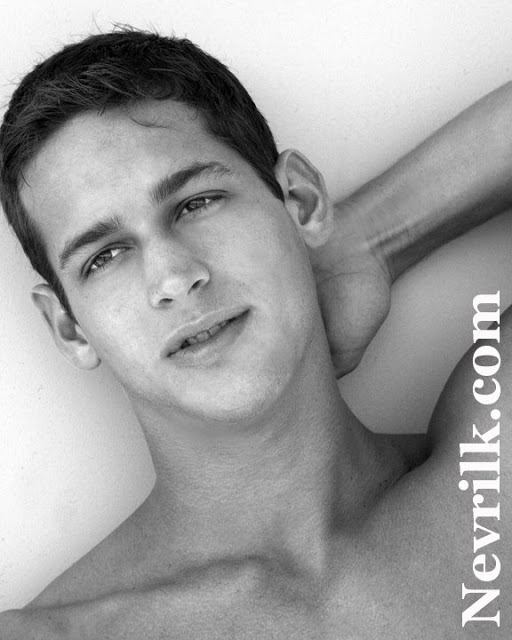 ฉันรักเขา Max Emerson 18+