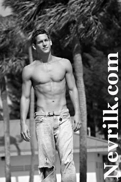 ฉันรักเขา Max Emerson 18+