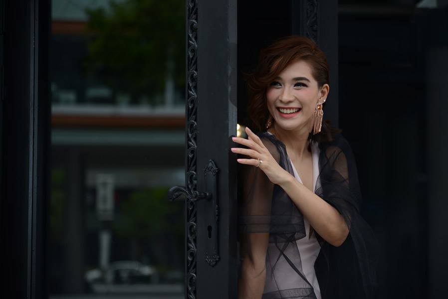 พลอย เฌอมาลย์ @ Mistine 3D Brows' Secret Brow Set