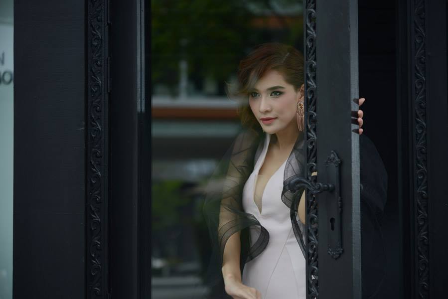 พลอย เฌอมาลย์ @ Mistine 3D Brows' Secret Brow Set
