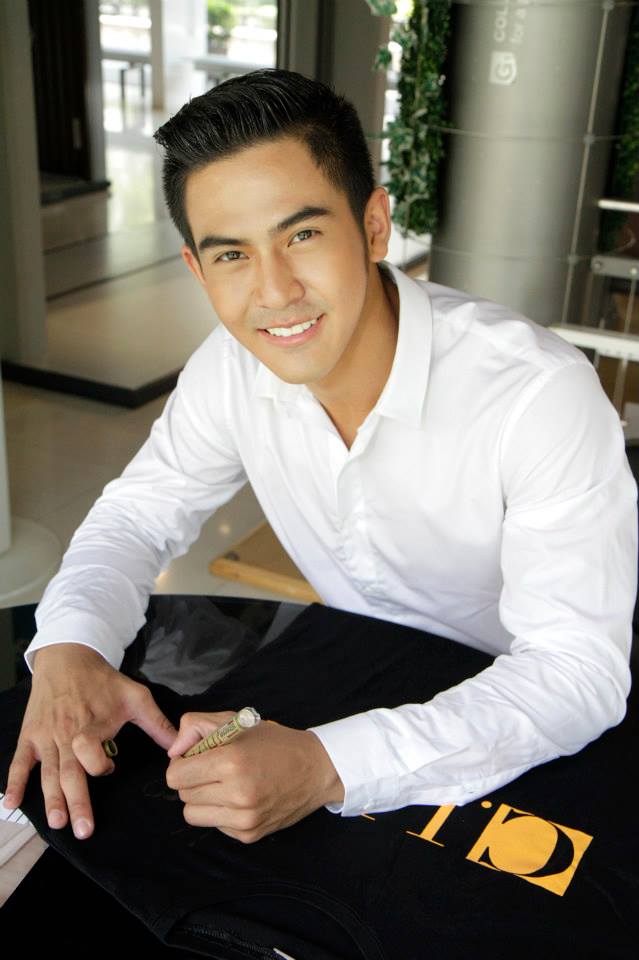 เต้ย พงศกร @ เบื้องหลังถ่ายแบบ C.Life Free Magazine issue 25