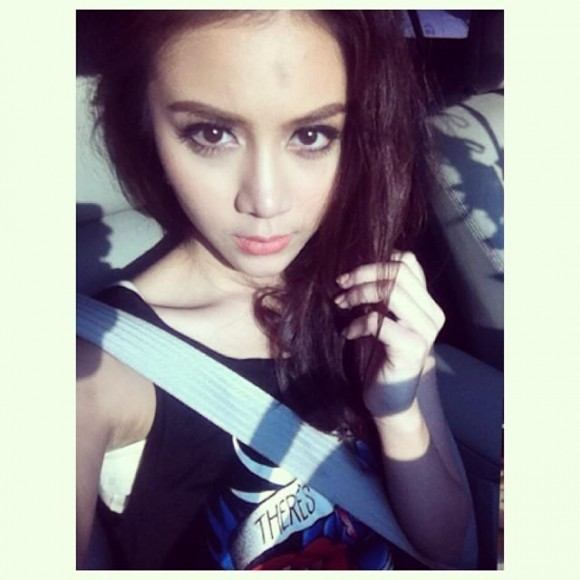 01/รู้จักดาราช่อง7>>กุ๊กกิ๊ก กชกร