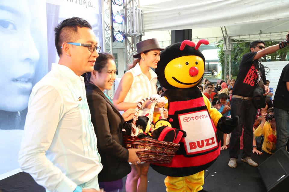 จุ๋ยวรัทยาที่โตโยต้าบัสส์
