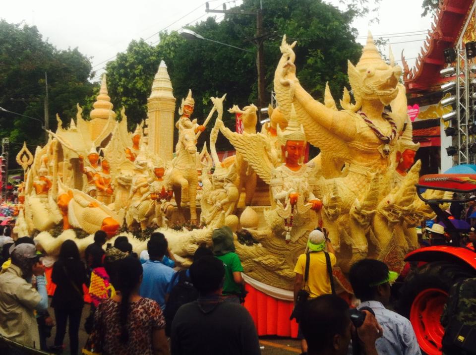 เทียนพรรษาอุบลราชธานี 2557