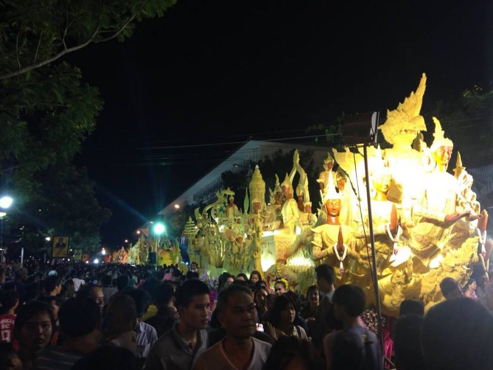 เทียนพรรษาอุบลราชธานี 2557