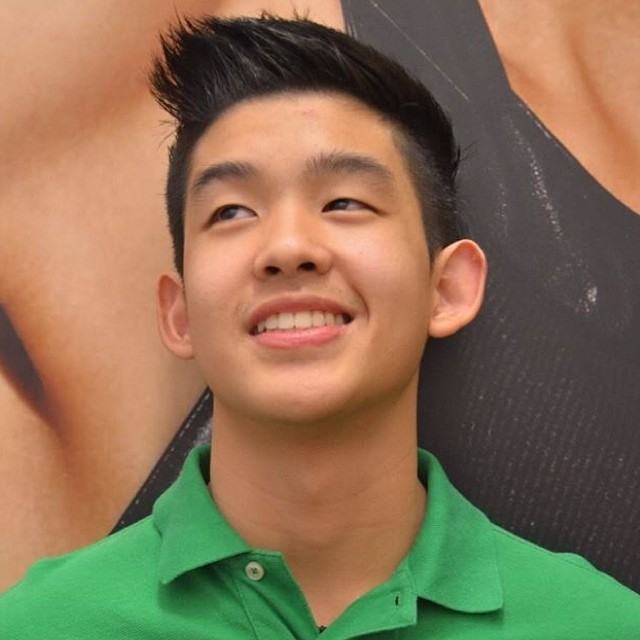 ยั่วให้อยากแล้วจาก ชุดหนุ่มน้อย น่าม่อ