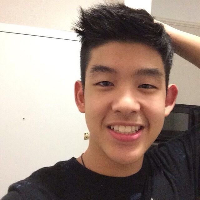 ยั่วให้อยากแล้วจาก ชุดหนุ่มน้อย น่าม่อ