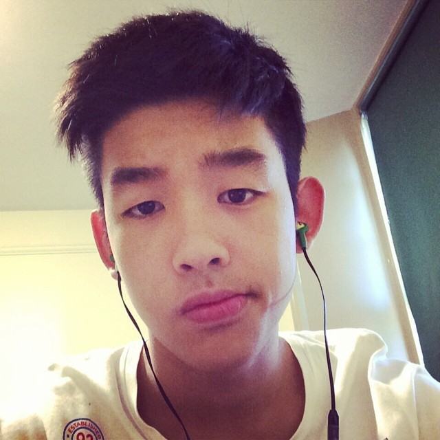 ยั่วให้อยากแล้วจาก ชุดหนุ่มน้อย น่าม่อ