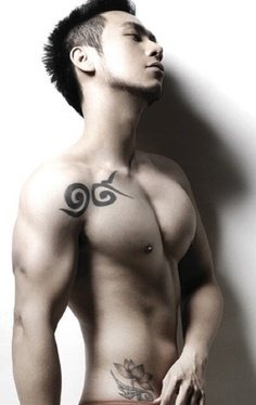 GUYS WITH TATTOOS