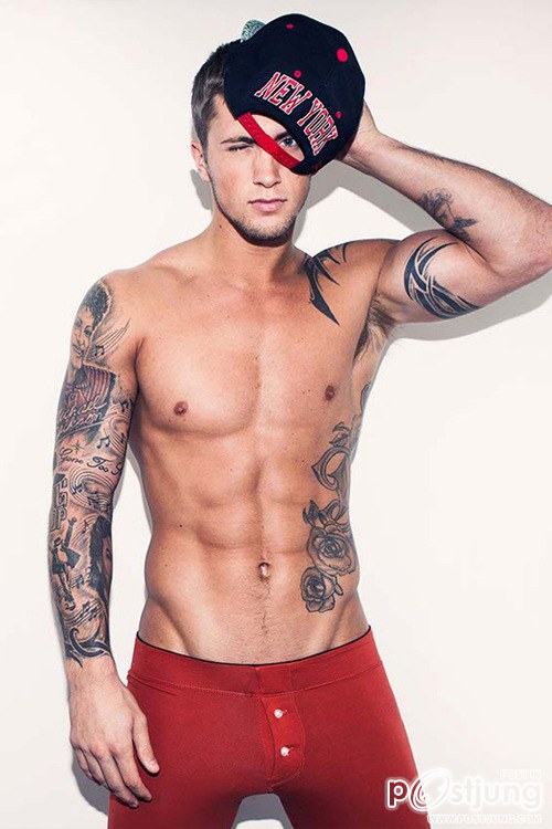 GUYS WITH TATTOOS