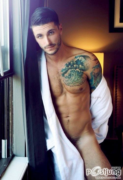 GUYS WITH TATTOOS