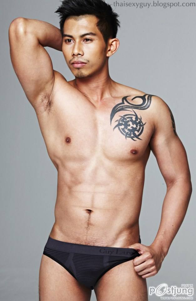 GUYS WITH TATTOOS