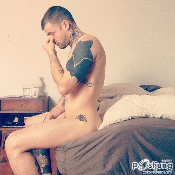 GUYS WITH TATTOOS