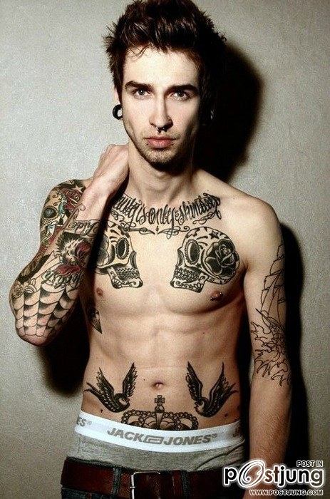 GUYS WITH TATTOOS