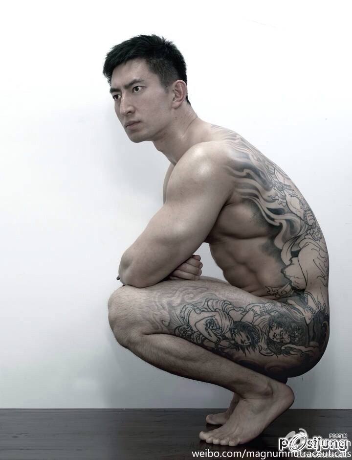GUYS WITH TATTOOS