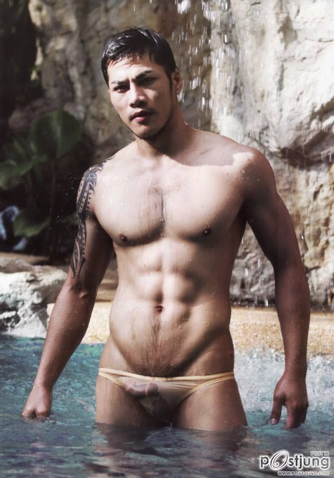 GUYS WITH TATTOOS