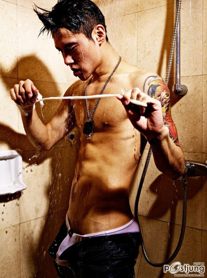 GUYS WITH TATTOOS