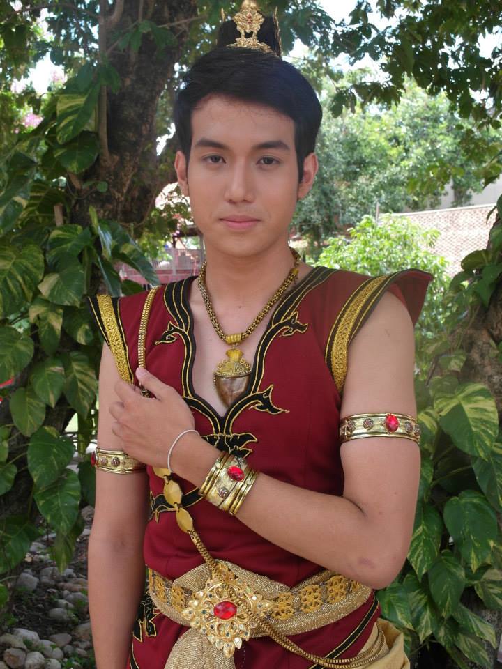 เพชร นพรัตน์ ประเสริฐสุข พระเอกหน้าใหม่ละครพื้นบ้านเรื่อง ยอพระกลิ่น