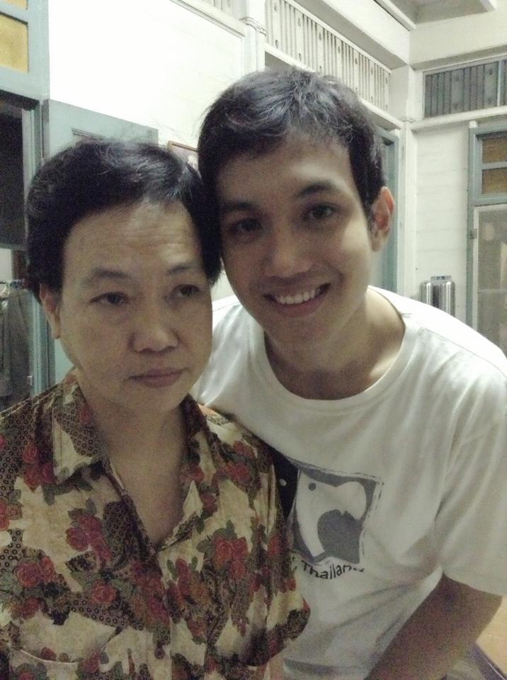 เพชร นพรัตน์ ประเสริฐสุข พระเอกหน้าใหม่ละครพื้นบ้านเรื่อง ยอพระกลิ่น