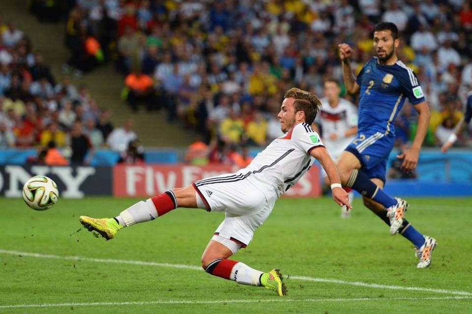 Mario G&ouml;tze  นักเตะเยอรมันที่ยิงประตู ทำให้ทีมเยอรมันคว้าแชมป์โลก