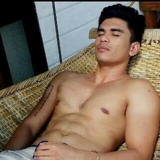 หล่อหน้าคม