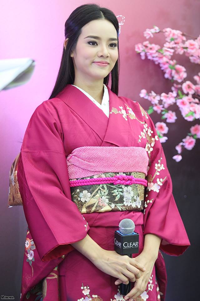 วาววา ณิชารีย์