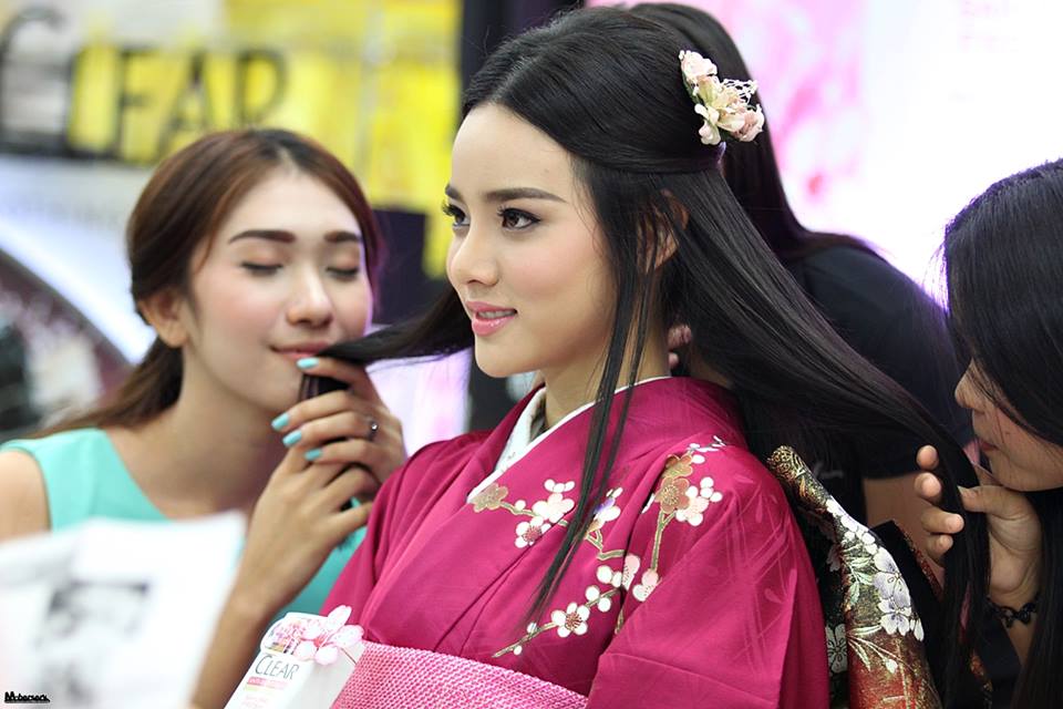 วาววา ณิชารีย์