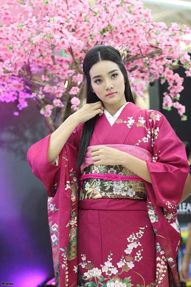 วาววา ณิชารีย์