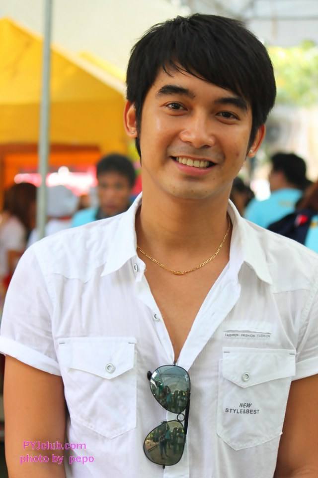 พระเอกละครพื้นบ้าน